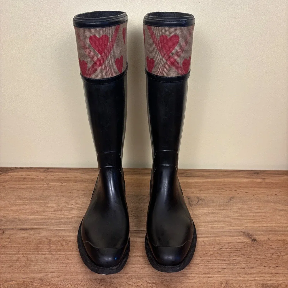 BURBERRY Crosshill Heart Check Rain Boots In Black‎ Women Size 40 Outdoor Rubber